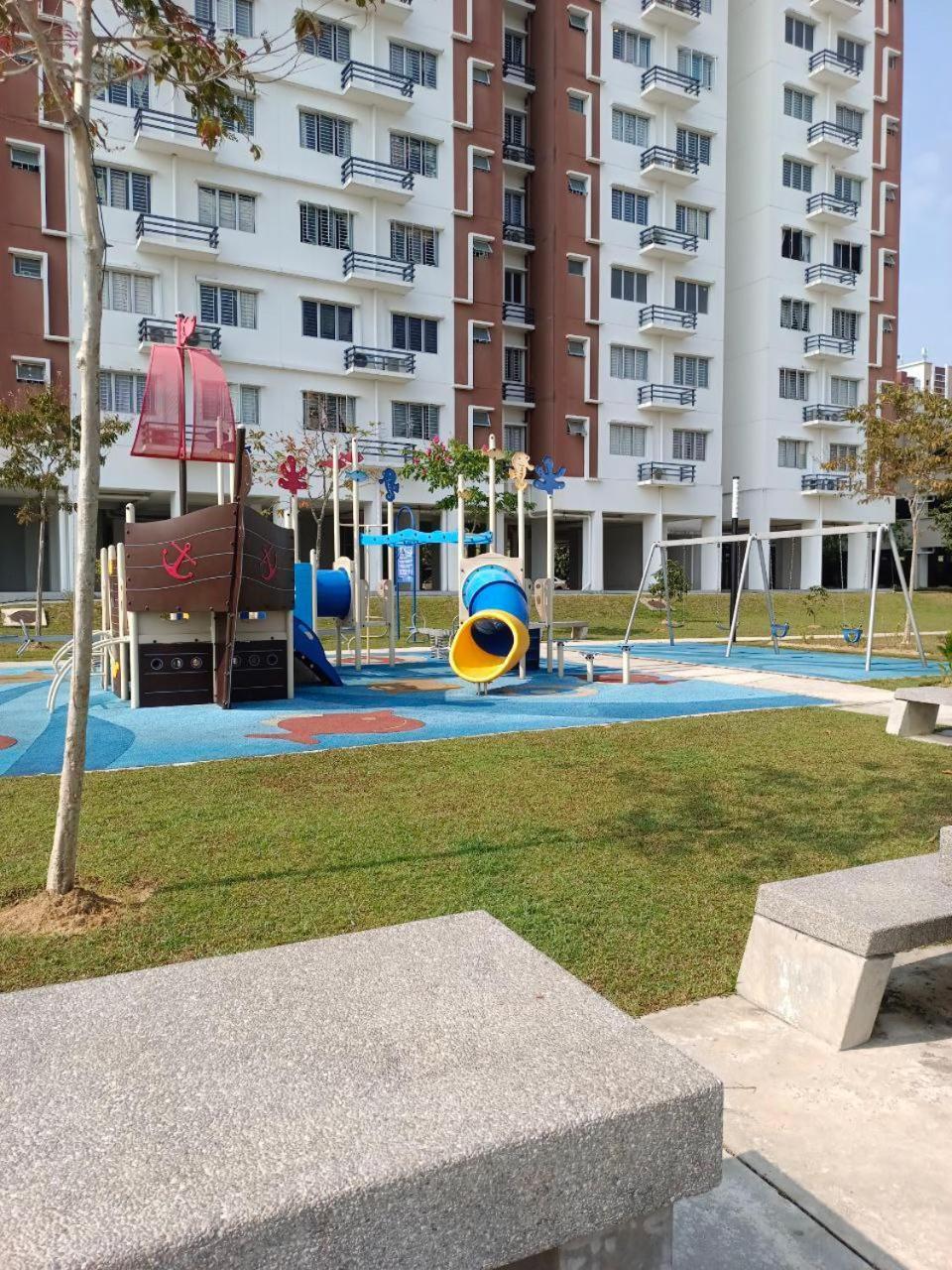 Nena Homestay Setia Alam, Air Conditioned, High Speed Internet Shah Alam Buitenkant foto