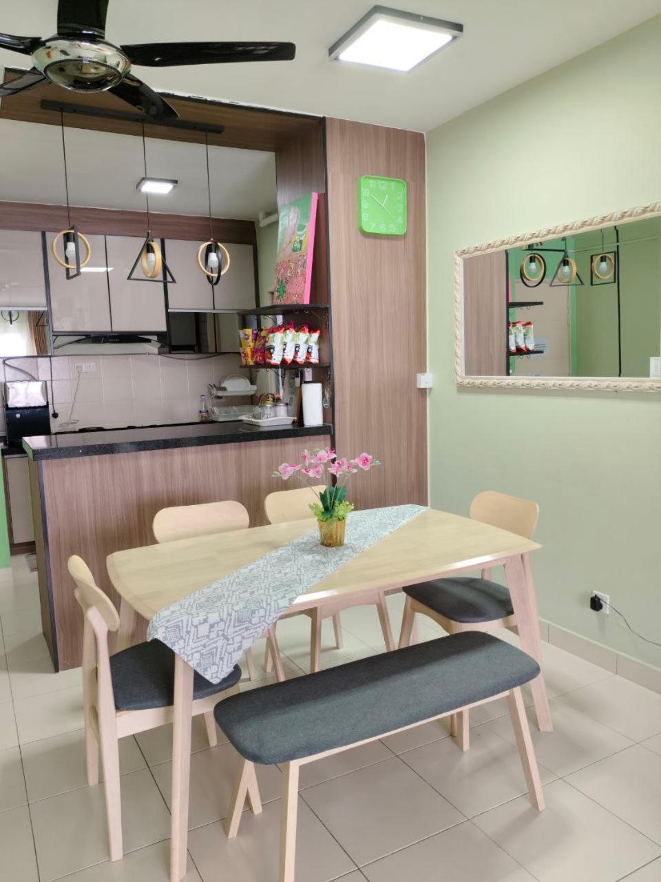 Nena Homestay Setia Alam, Air Conditioned, High Speed Internet Shah Alam Buitenkant foto